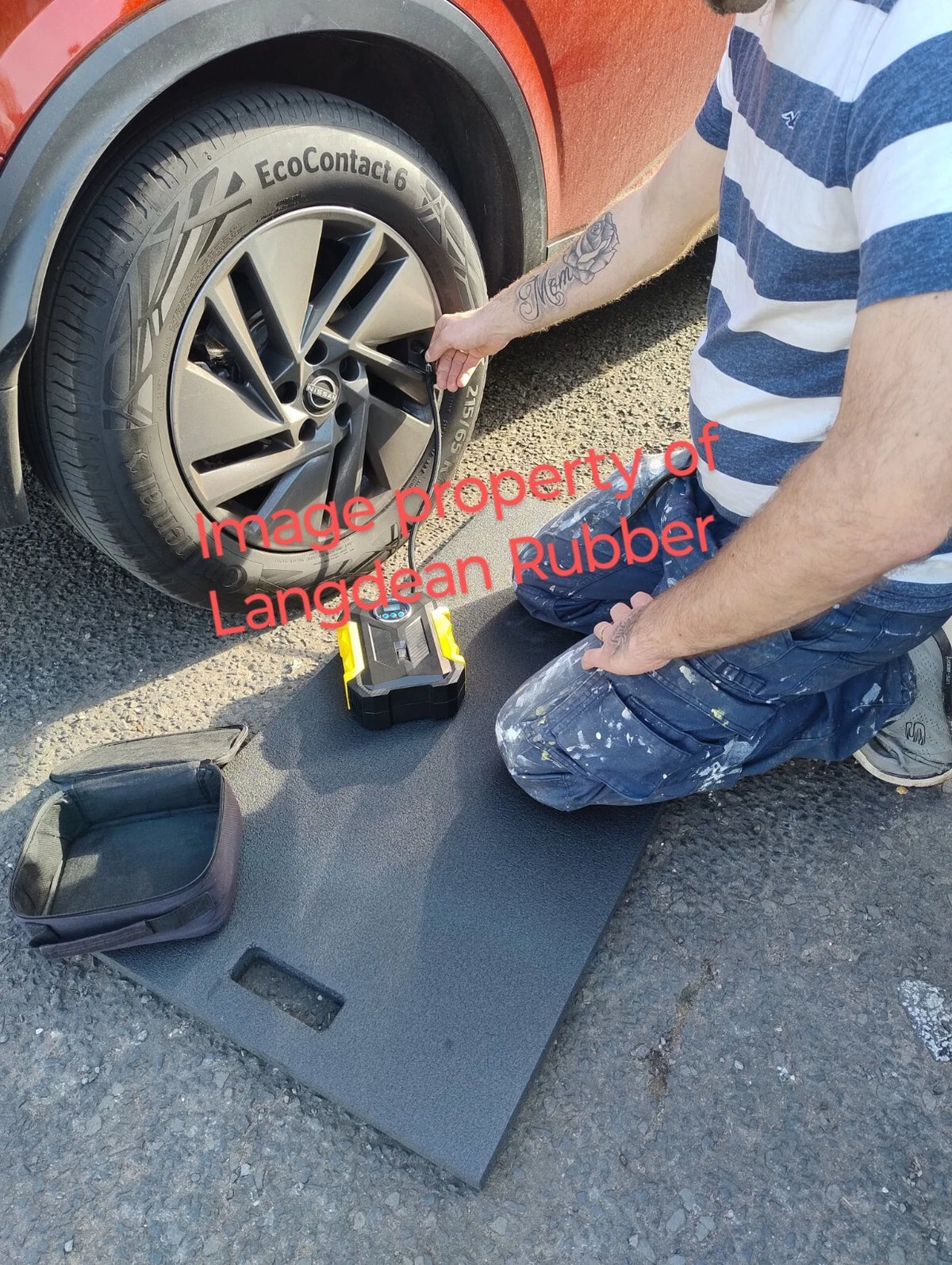 dark grey kneeling work mat – view 2