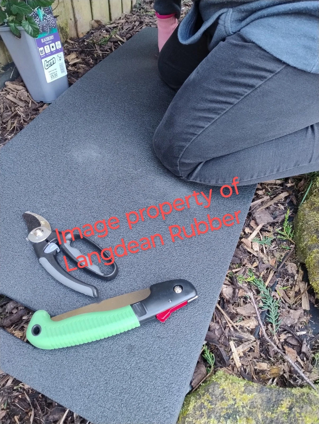 dark grey kneeling work mat – view 4