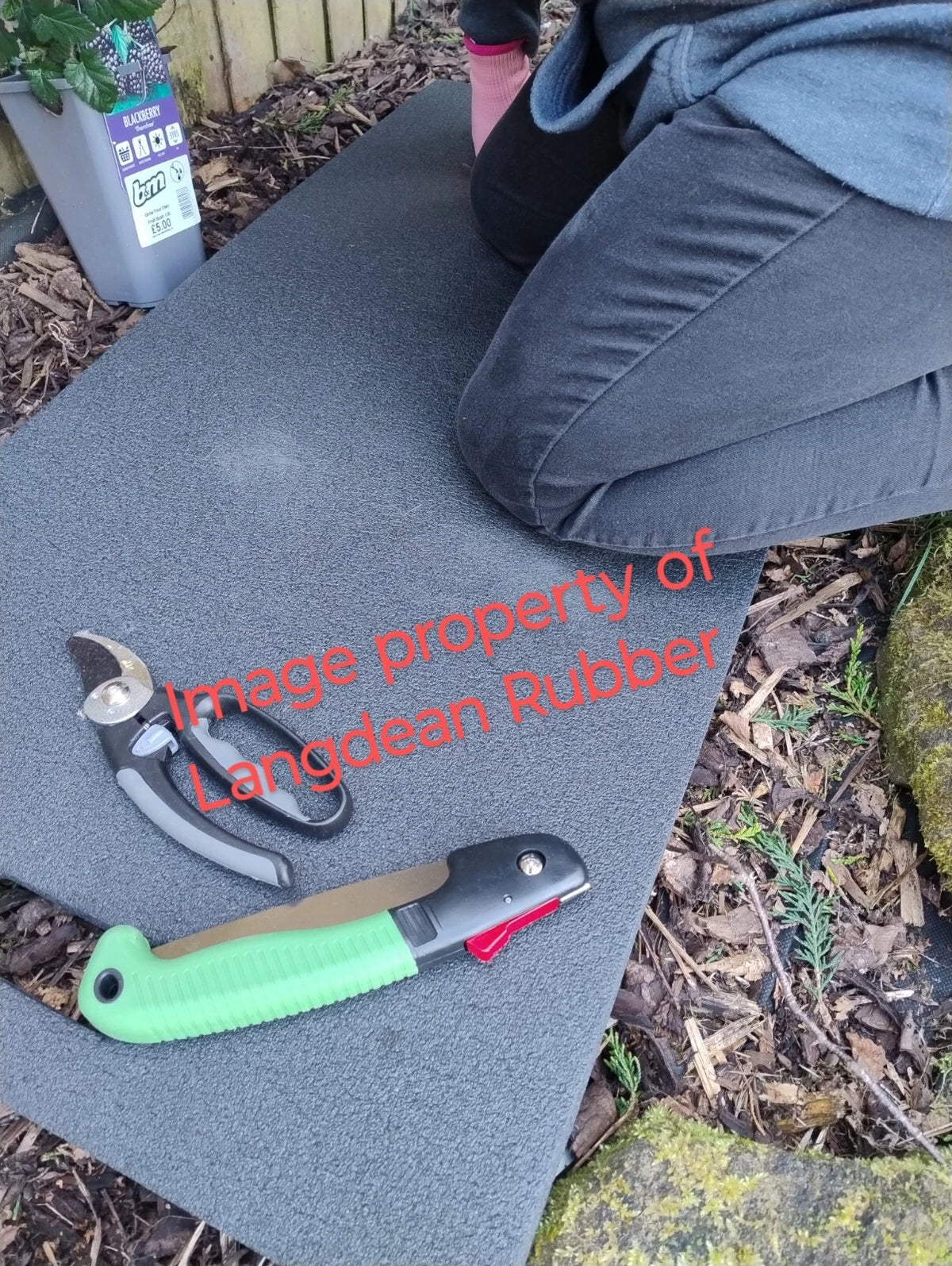 dark grey kneeling work mat – view 4