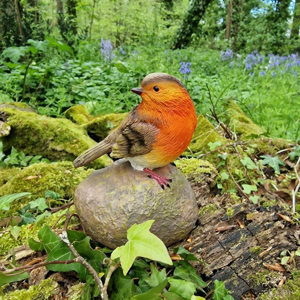 Robin on a Stone Resin Garden Ornament Resin Bird Sculpture Figurine — alternate product view 2